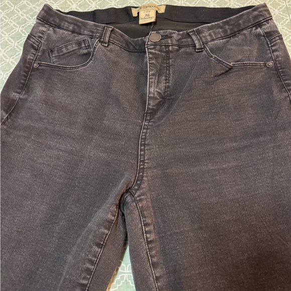 Democracy Women's Black Skinny Jeans - Picture 2 of 5